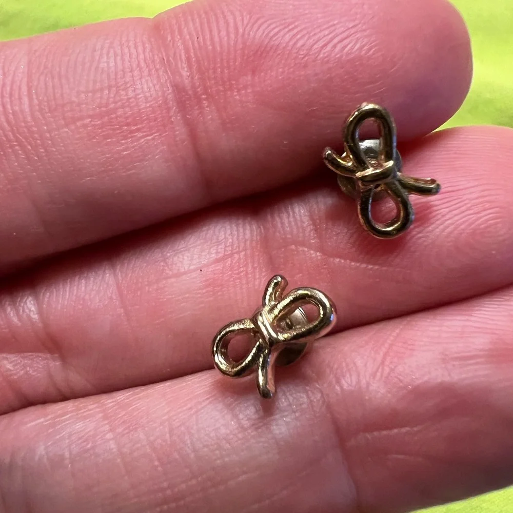 VTG Fun Earring Bundle (x5) - Volleyball, Hearts, Bows & More